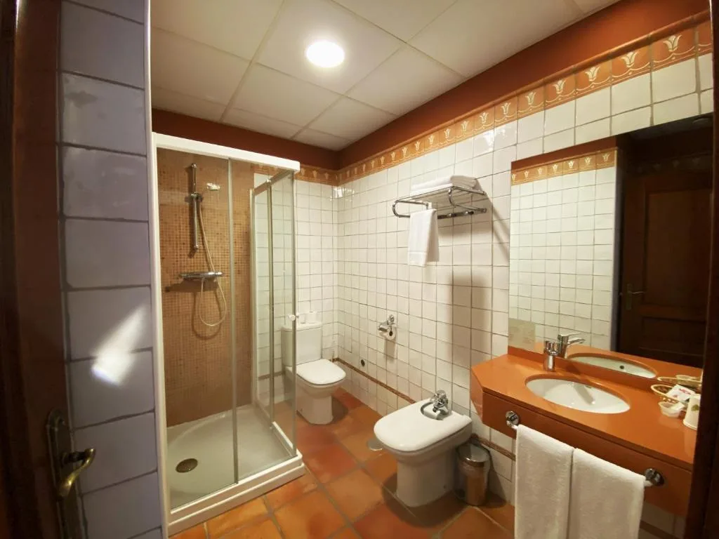 HOTEL EL RASTRO - Palacio Duque de Tamames - — 2