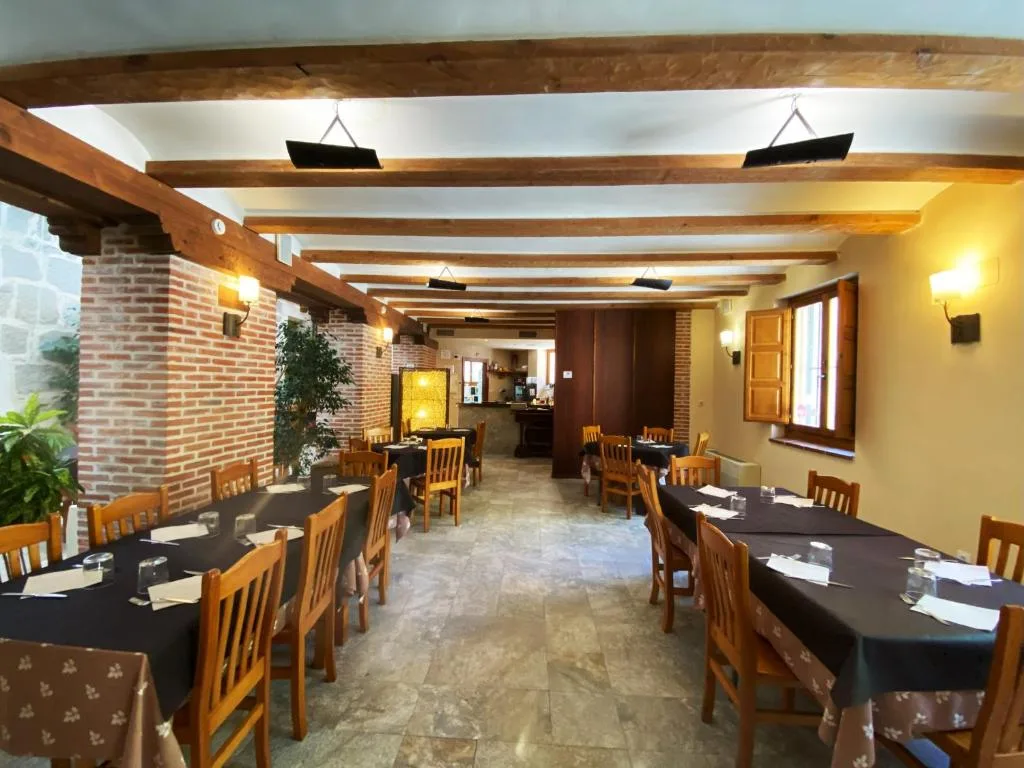 HOTEL EL RASTRO - Palacio Duque de Tamames - — 3