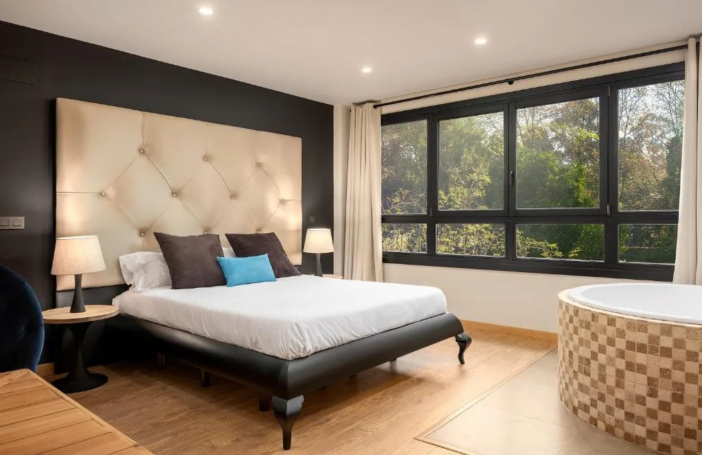 SUITE 1907 AVILES — 5