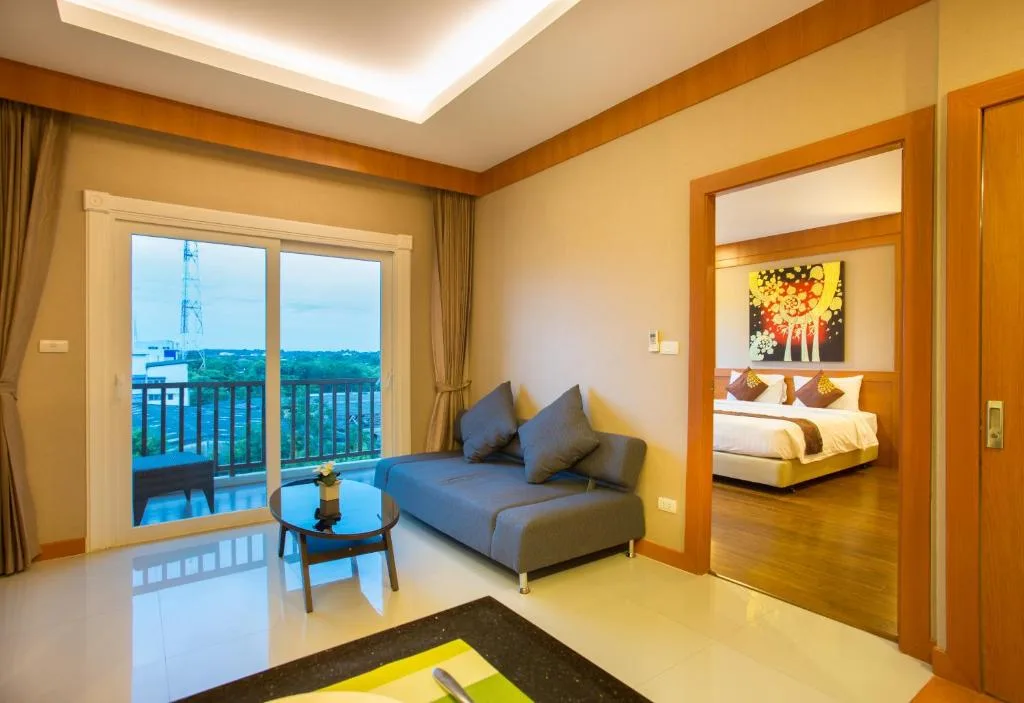 Romantic Khon Kaen Hotel — 1