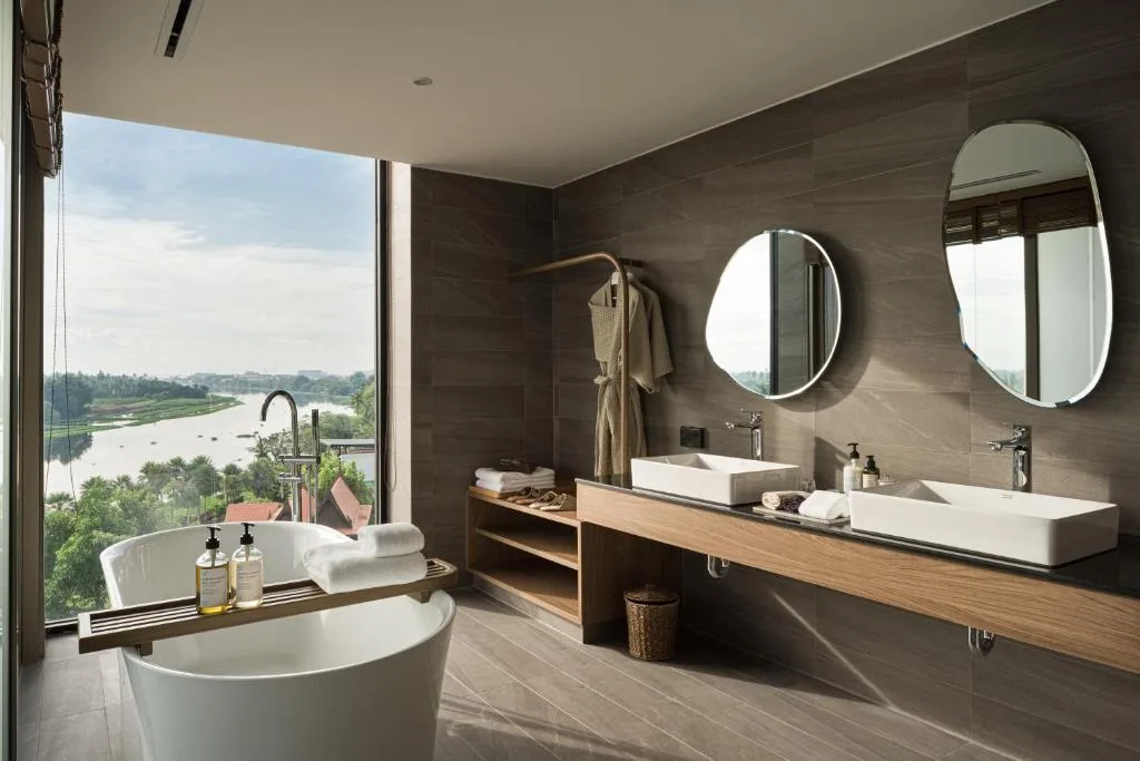 neera retreat hotel — 3