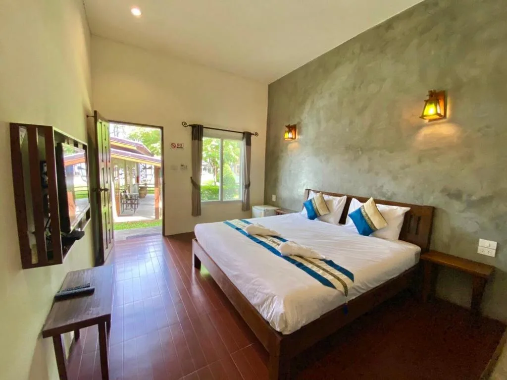 Home Inn Pai Garden — 2