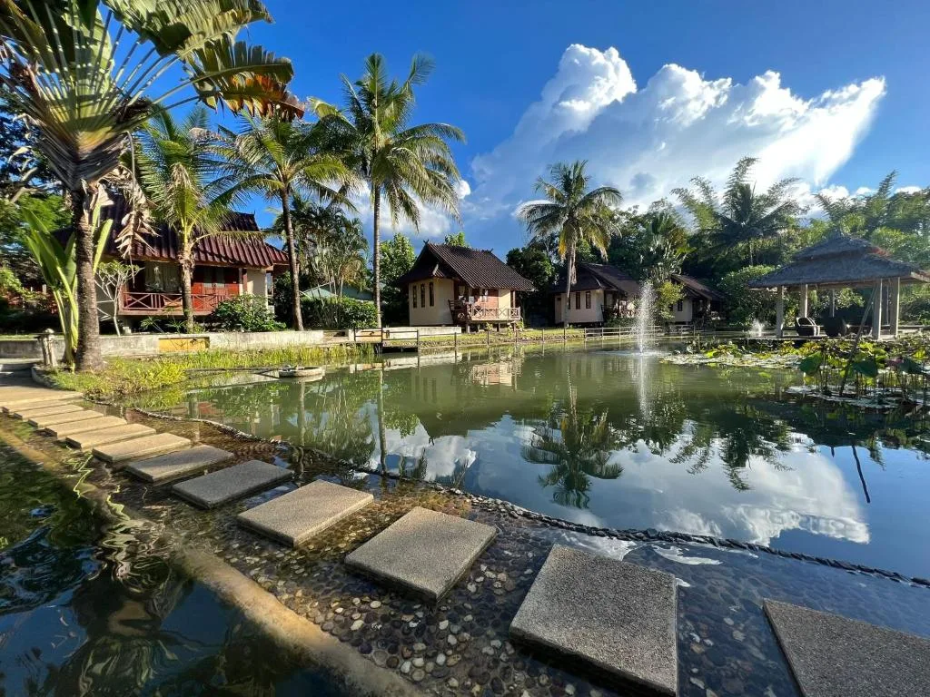 Pairadise Hotel — 1