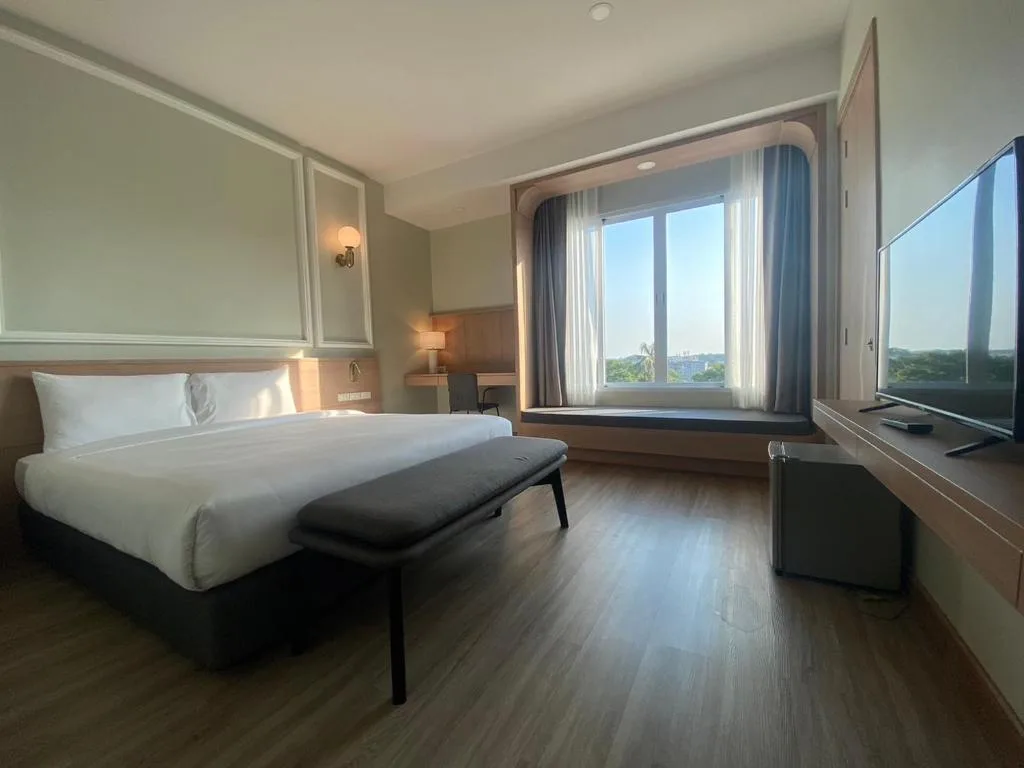 Mayflower Grande Suite Hotel — 2