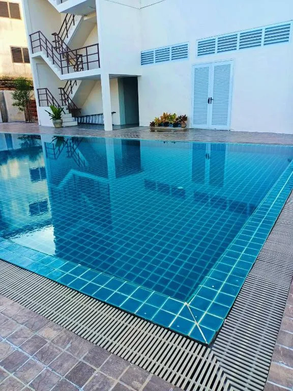 Mayflower Grande Suite Hotel — 4