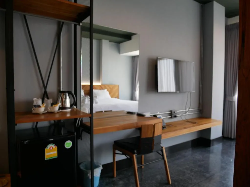 OU HOTEL — 4