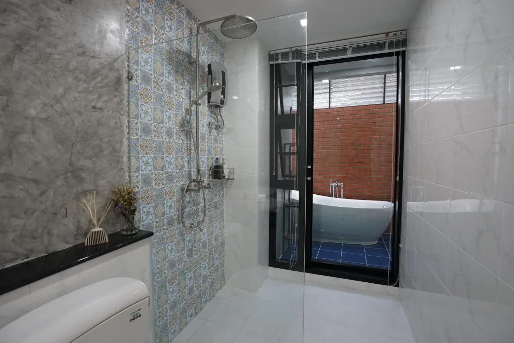 Luck Esan Loft — 3