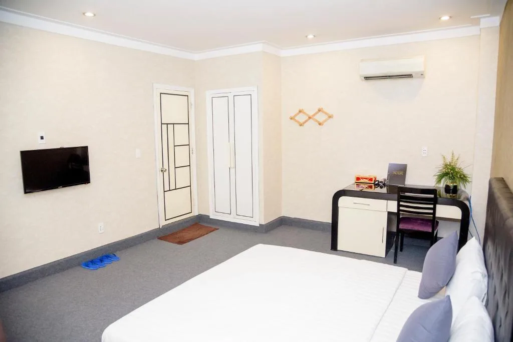 Ha Trinh Hotel — 5