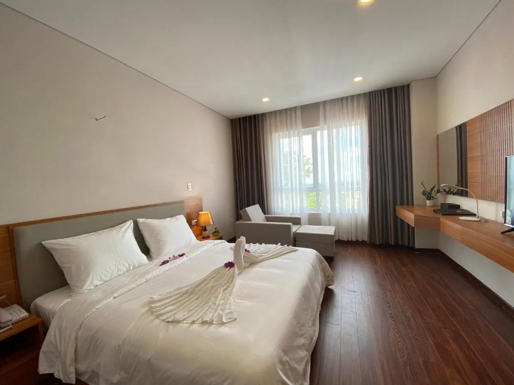 Elephants Hotel — 2