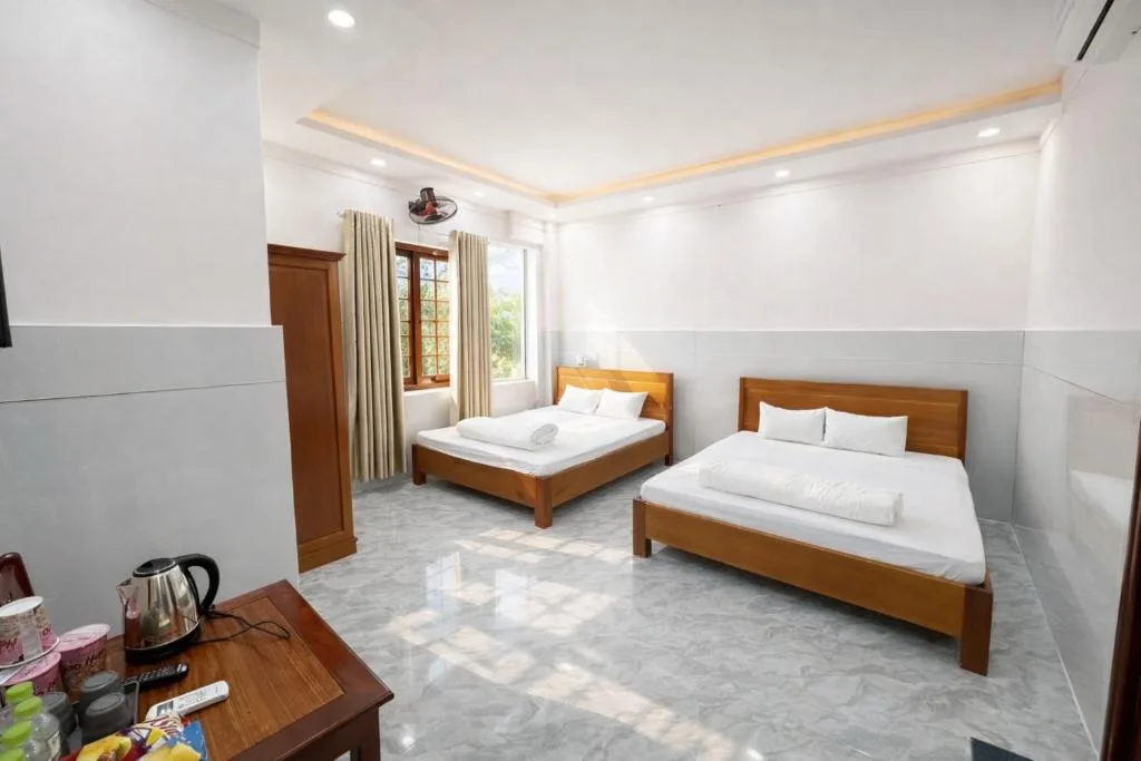Hoàng Linh Hotel — 3