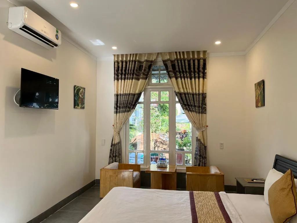 Khách sạn Hương Mê — 5