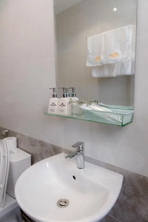 Lộc Sơn Hotel — 3
