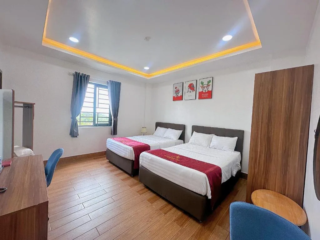 Apple Hotel — 2