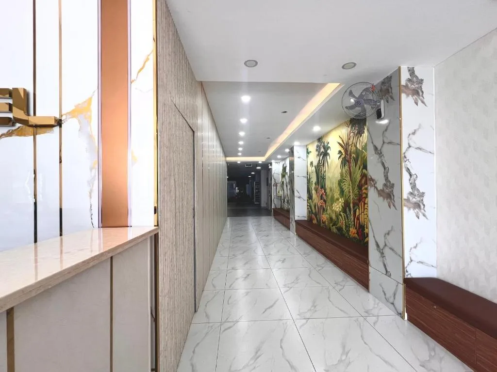 Glory Hotel — 3