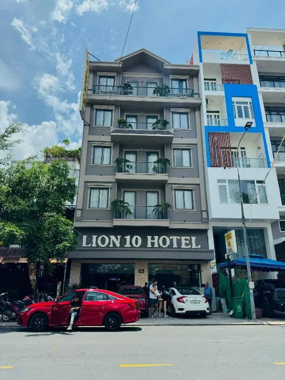 LION 10 HOTEL — 5