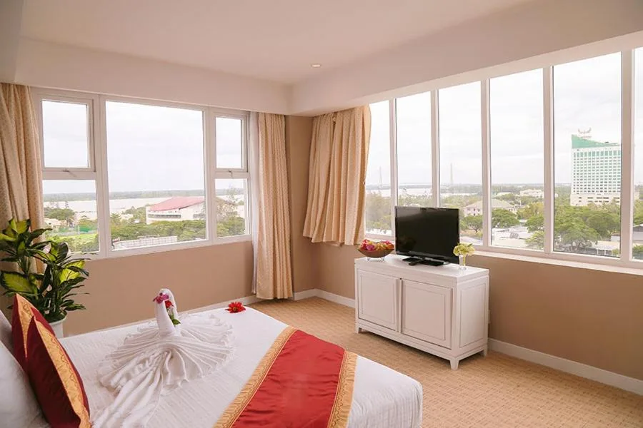 NINH KIỀU FORTUNELAND HoTel — 5
