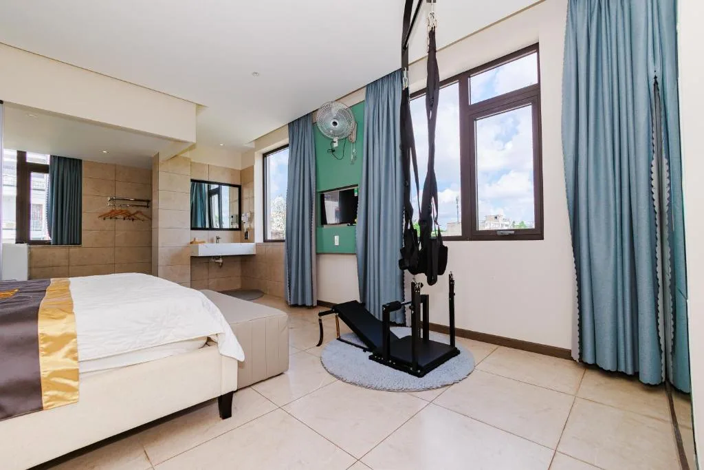 Tina 5 hotel — 2