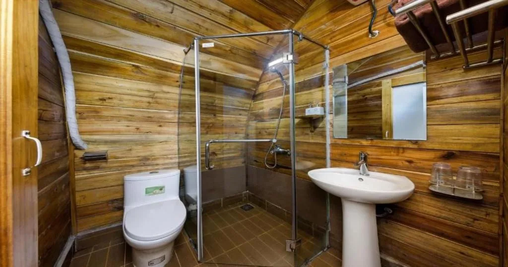 Catba Backpackers - Sea Vibe Pool Bar & Bungalow — 3