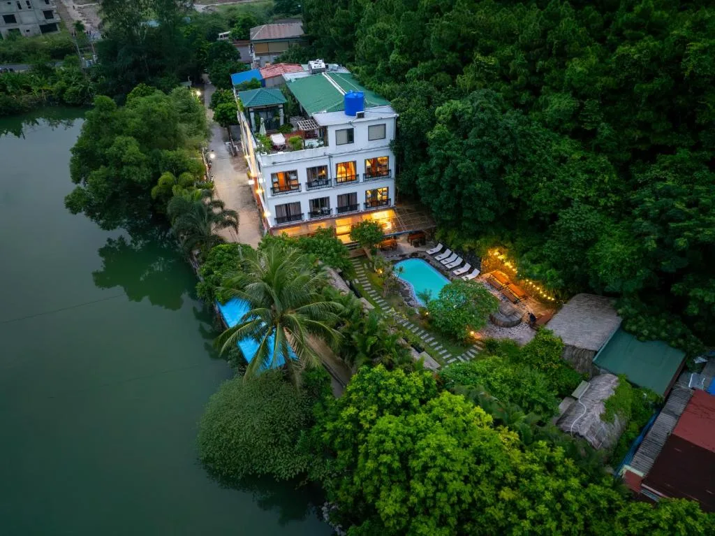 Catba Backpackers - Sea Vibe Pool Bar & Bungalow — 4