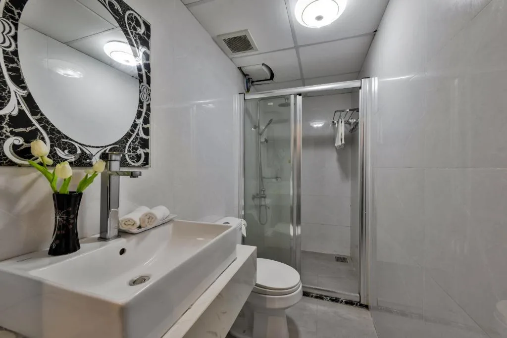 Catba Central Hotel 2 — 4