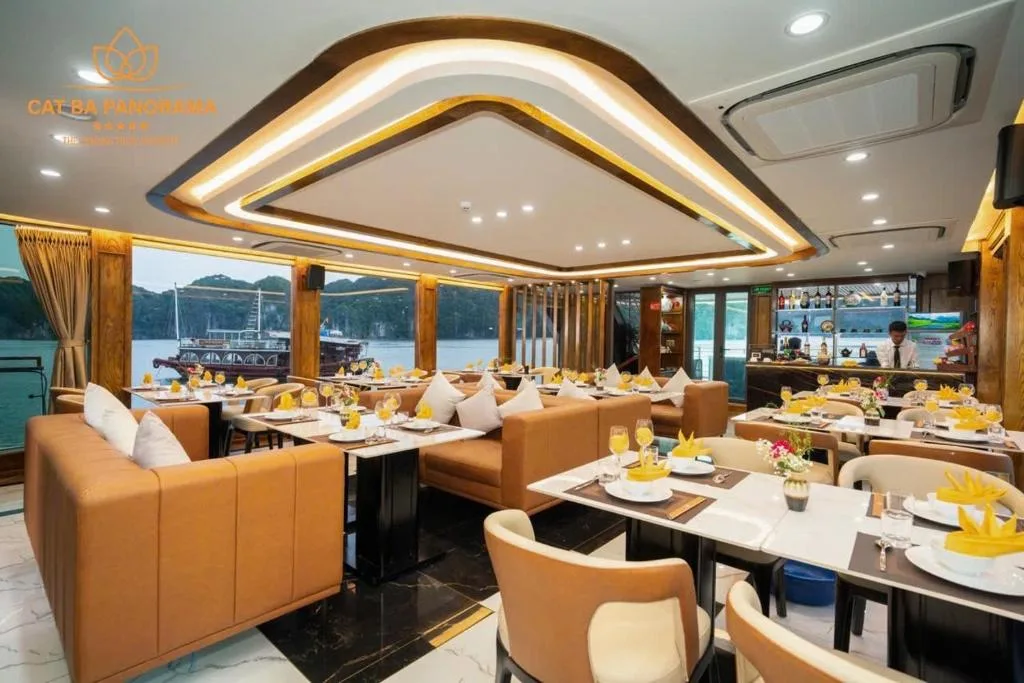 Ngọc Bích Luxury — 2