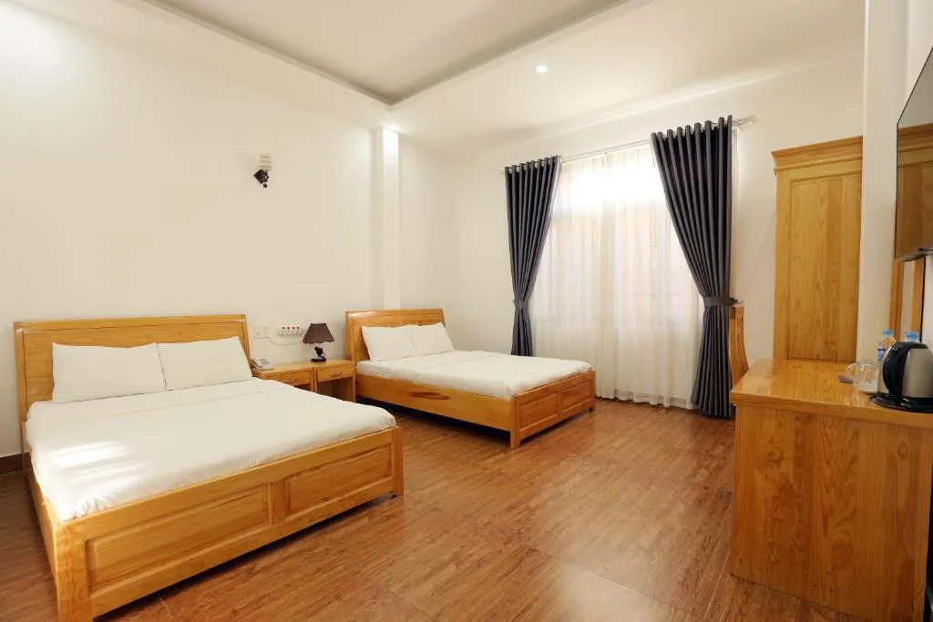 Maxim Hotel — 2