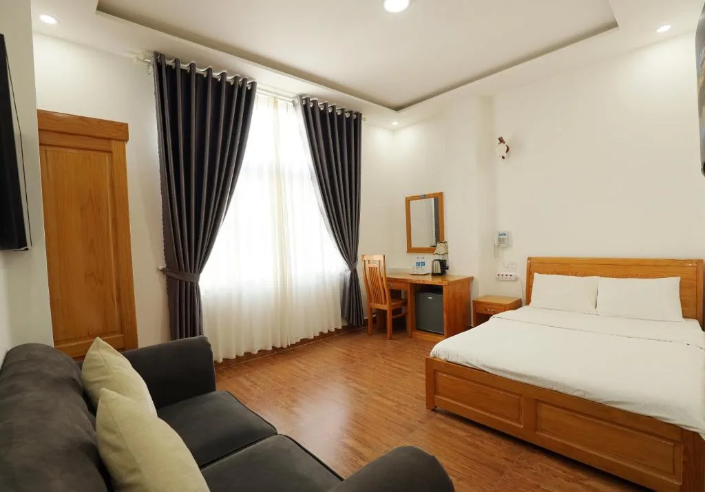 Maxim Hotel — 5