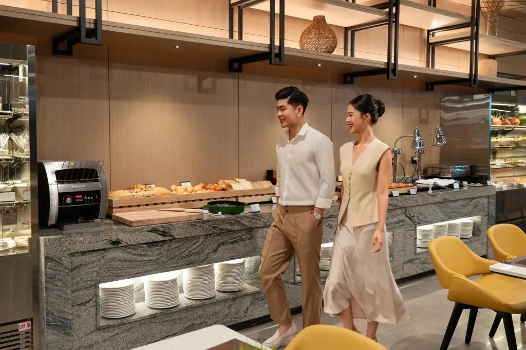 Courtyard by Marriott Danang Han River — 3