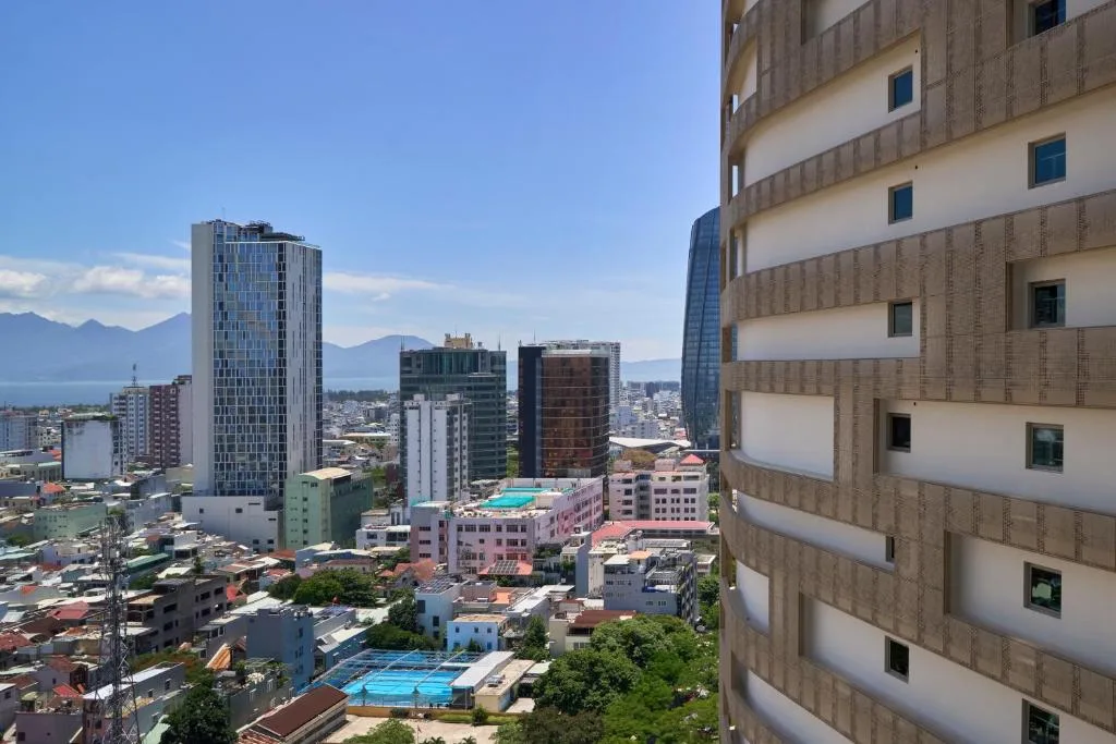 Courtyard by Marriott Danang Han River — 4
