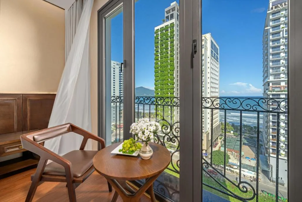 Golden Lotus Hotel Da Nang - Rooftop Bar Sea View — 2