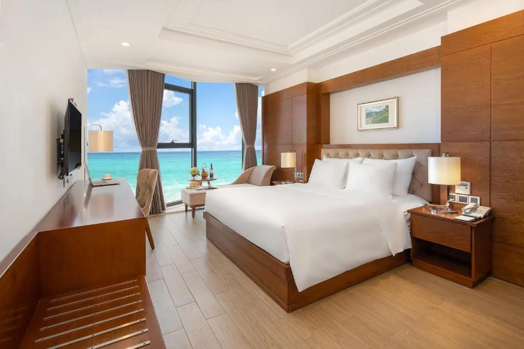 Paris Deli Danang Beach Hotel — 2