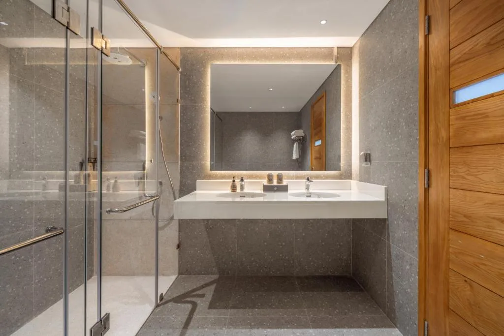 Vernal Hotel & Apartment Da Nang — 3