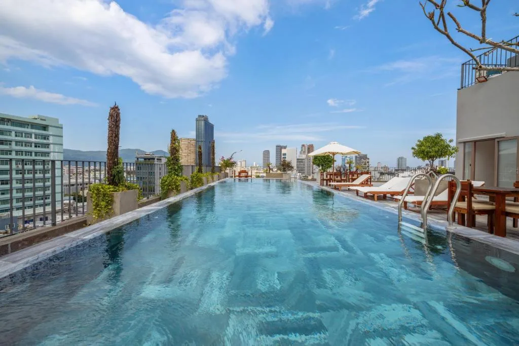 Vernal Hotel & Apartment Da Nang — 4