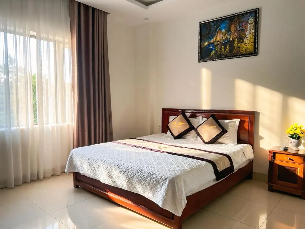 Phu Tien Hotel — 2
