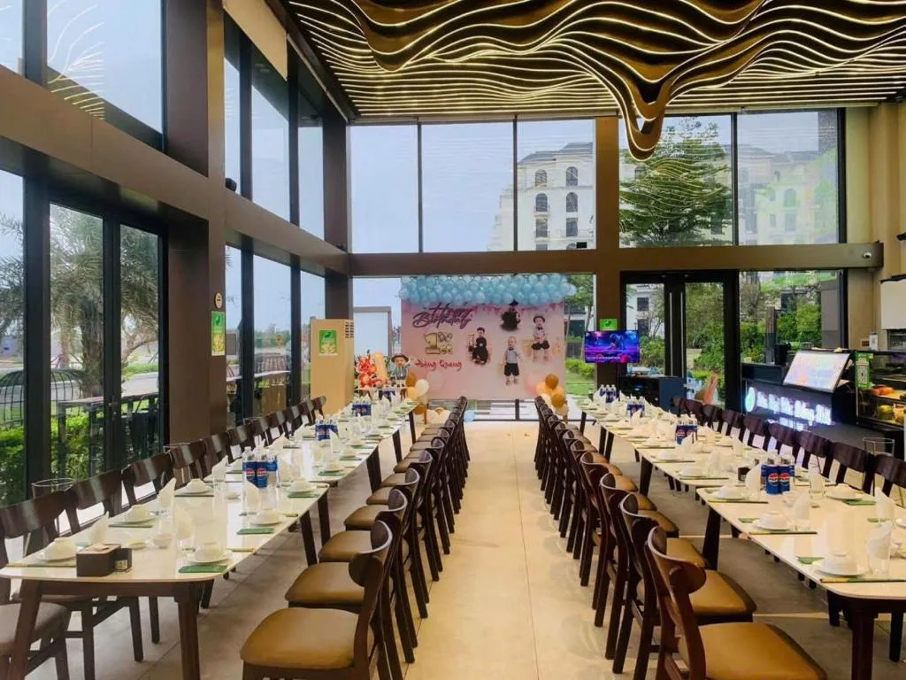 Toàn Cầu Hotel Quảng Bình — 4