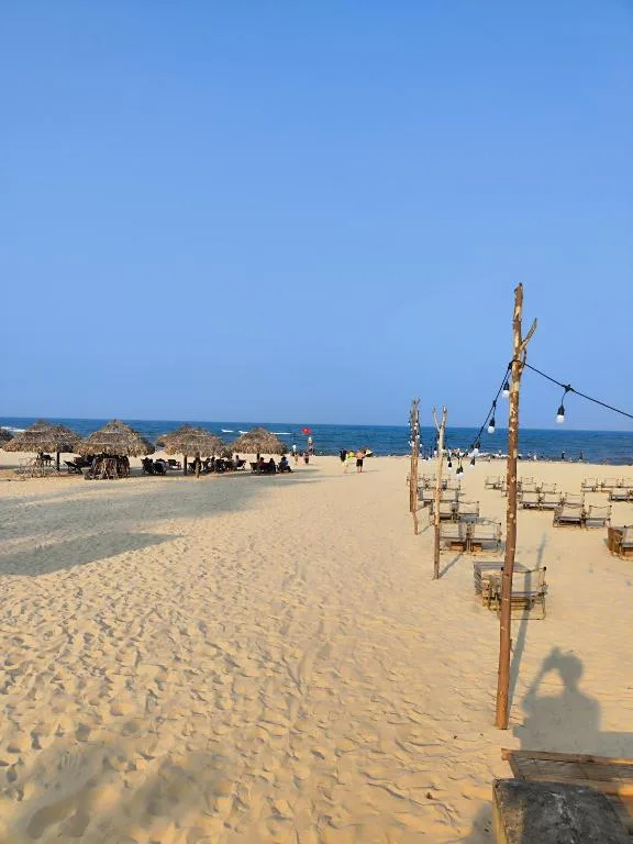 View Nhat Le Beach Hotel — 3