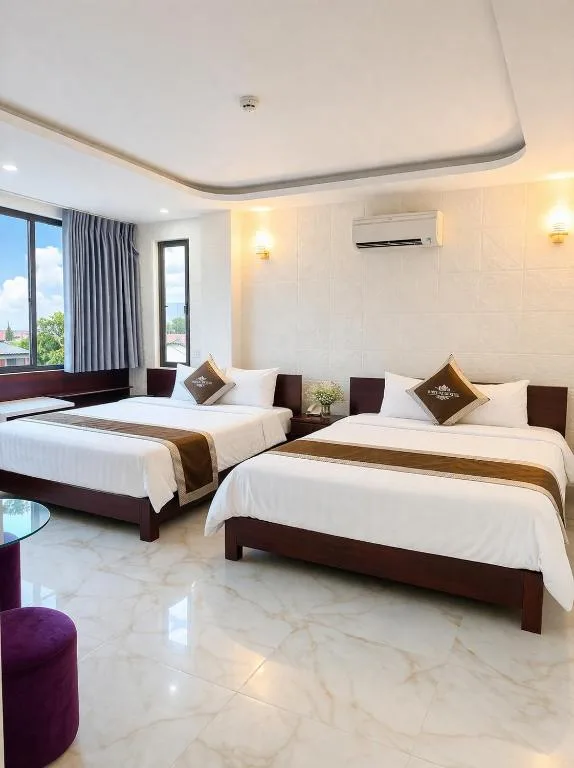 White Rose Hotel — 4