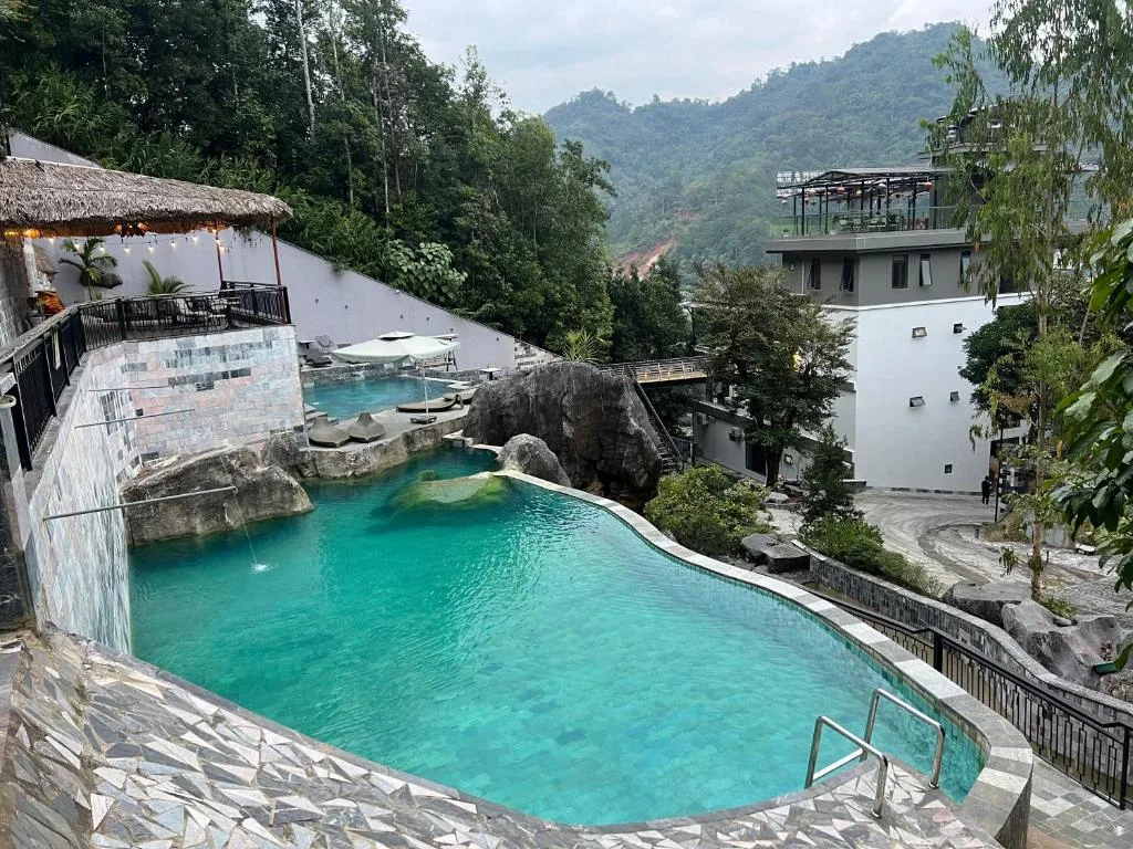 Lotus Premium Lodge