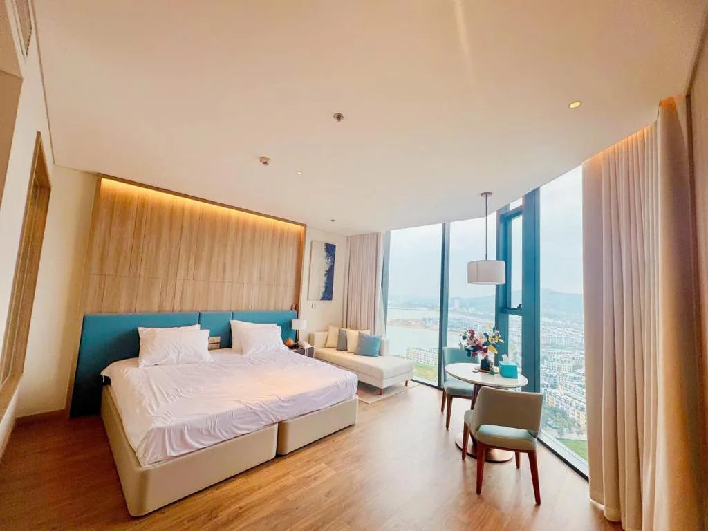À Là cart studio apartment with bay view and water music — 2