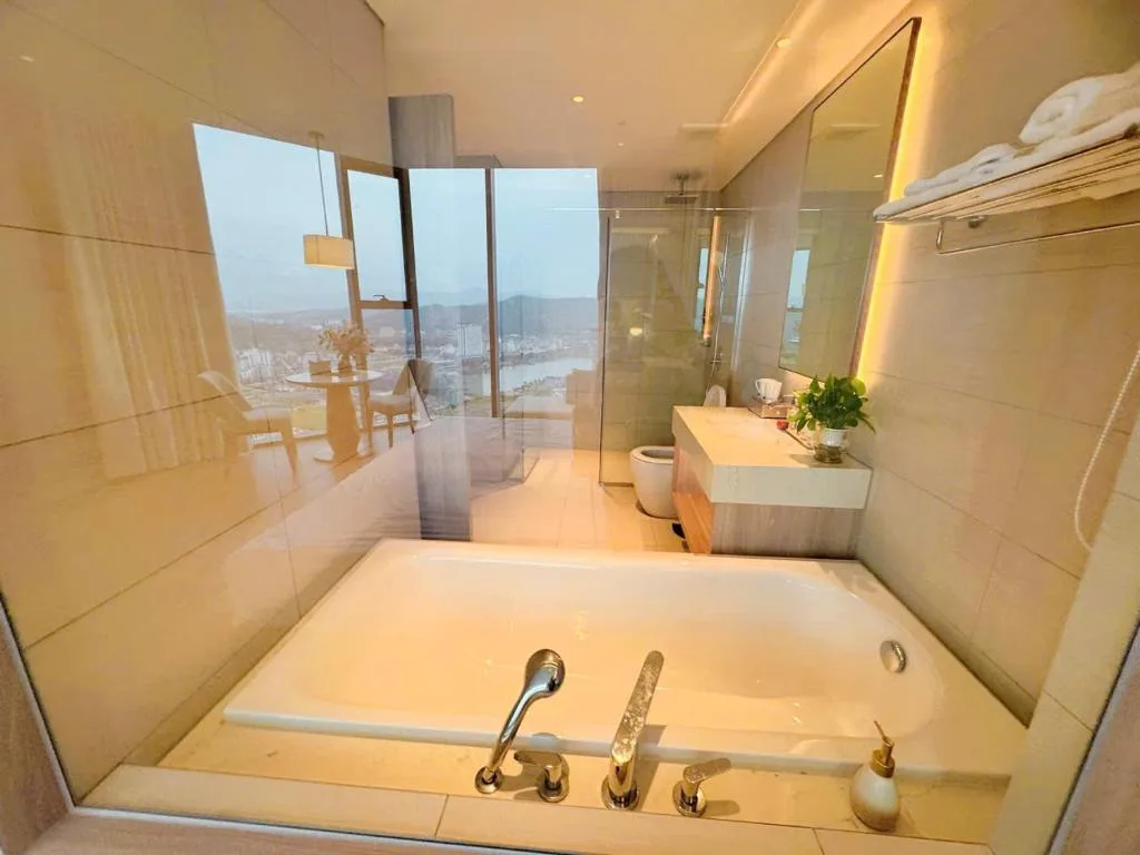 À Là cart studio apartment with bay view and water music — 3