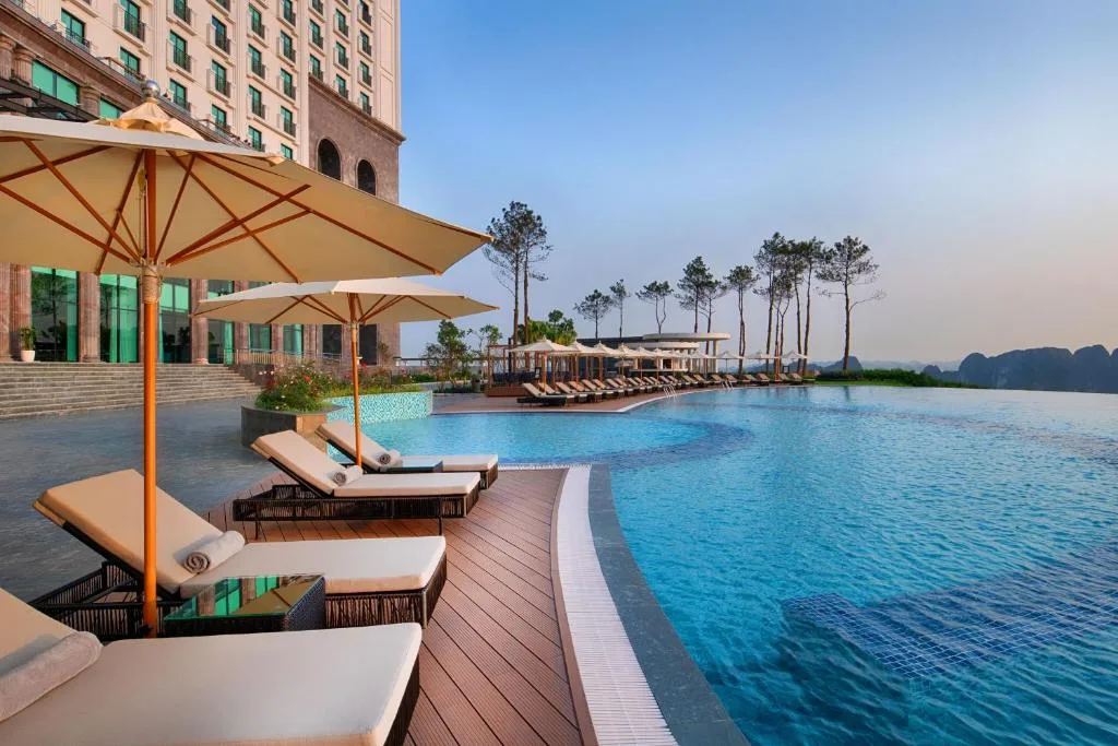 FLC Halong Bay Golf Club & Luxury Resort — 2