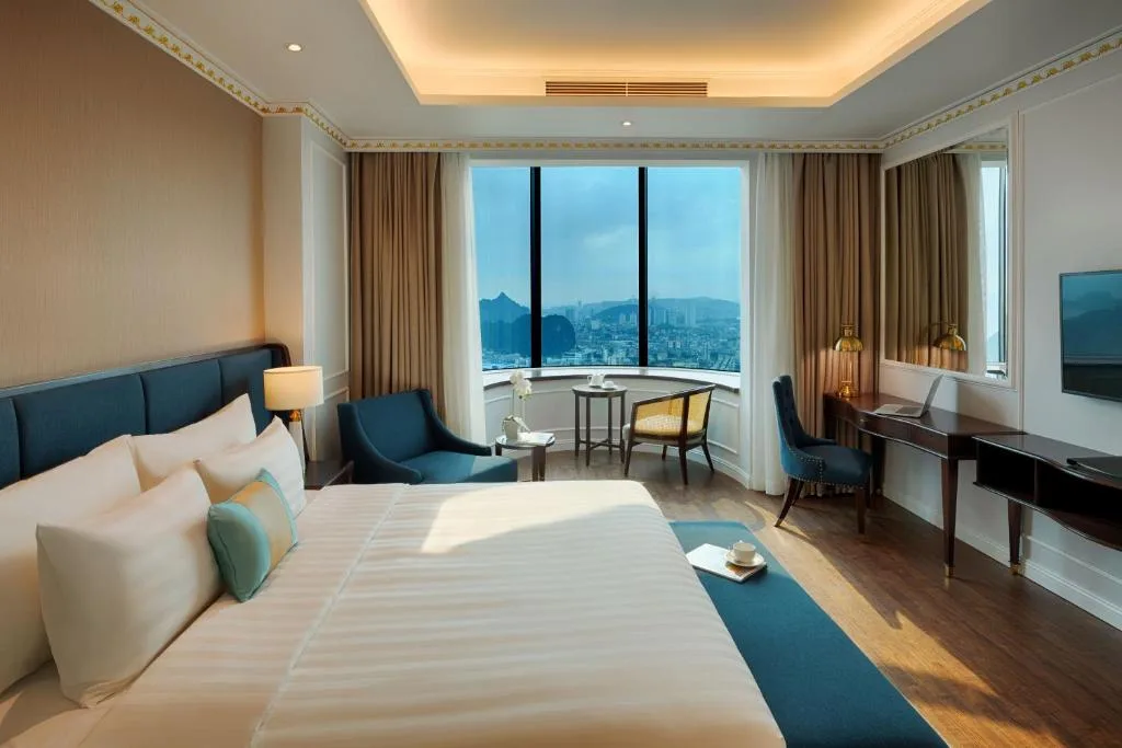 FLC Halong Bay Golf Club & Luxury Resort — 3