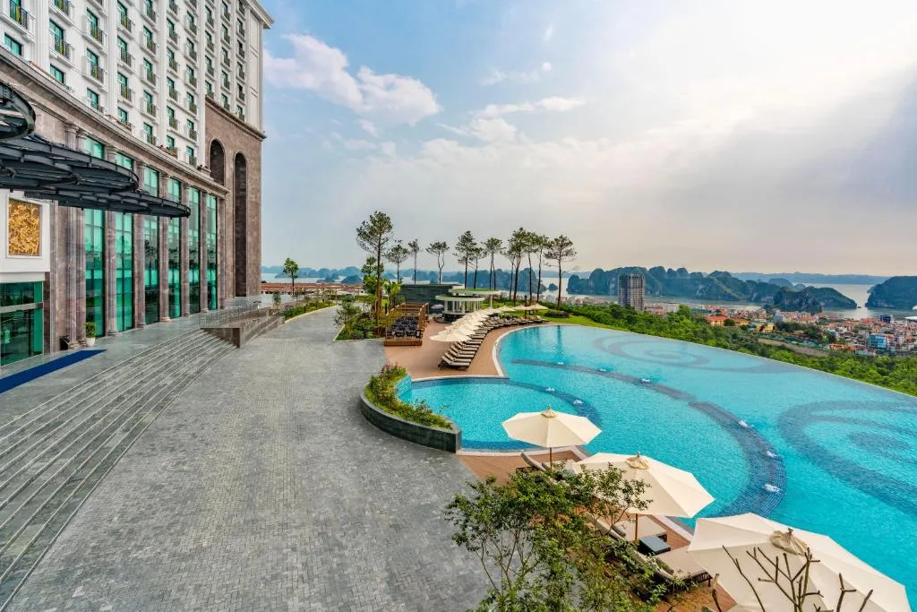 FLC Halong Bay Golf Club & Luxury Resort — 5