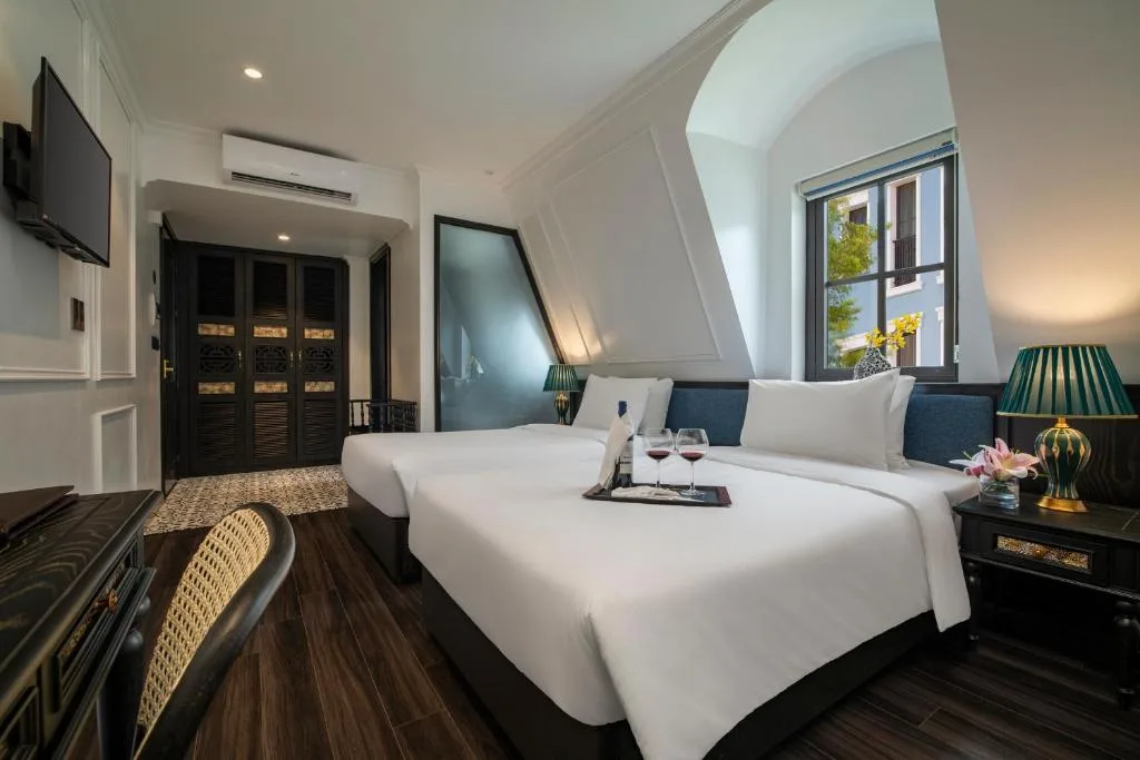 Ha Long Essence Hotel — 2