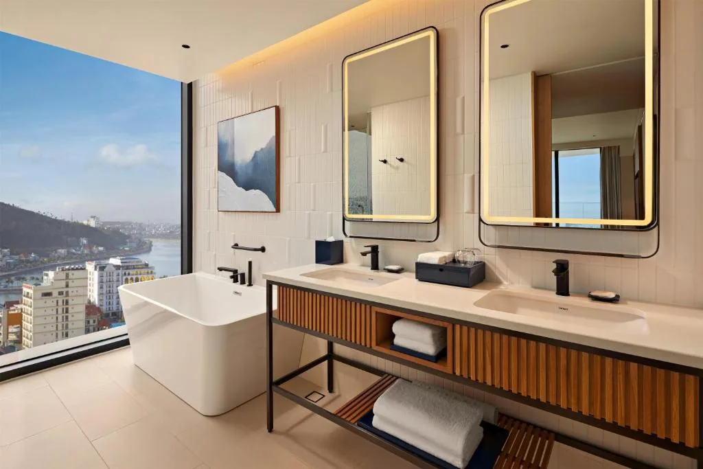 Hyatt Place Ha Long Bay, Bai Chay — 2