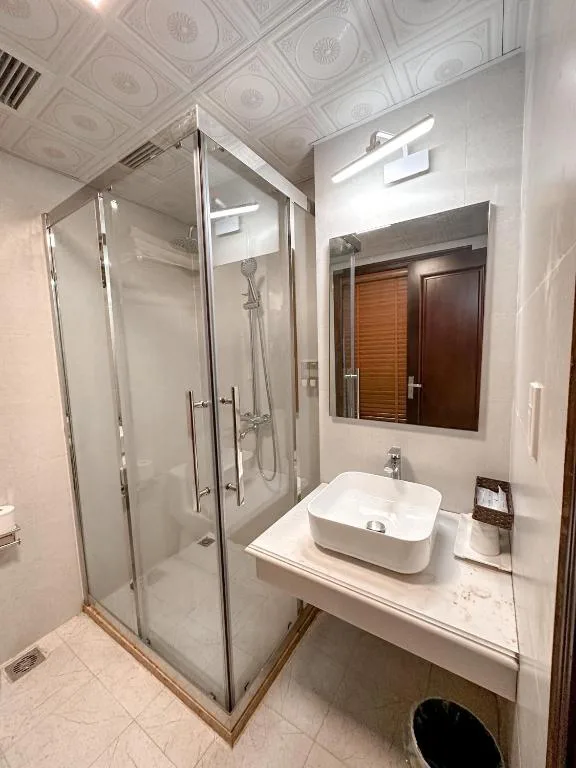 Linh Trang Hạ Long Hotel — 3