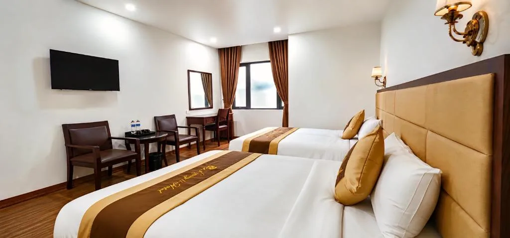 LUXURY II HOTEL — 4