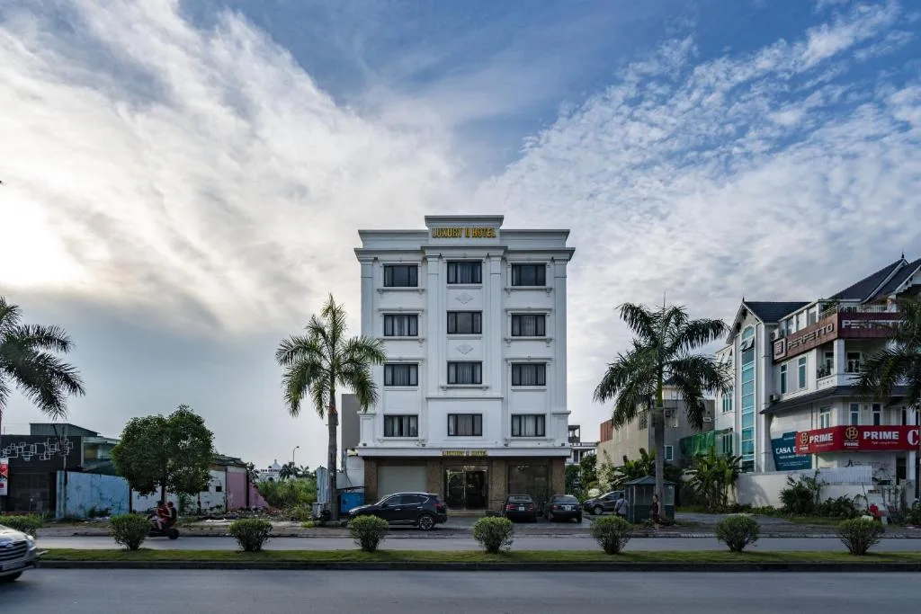 LUXURY II HOTEL — 5