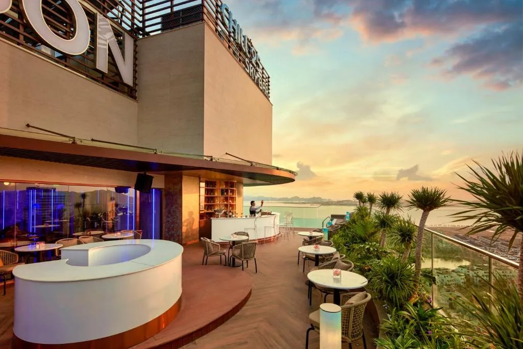 The Watson Premium HaLong Hotel — 4