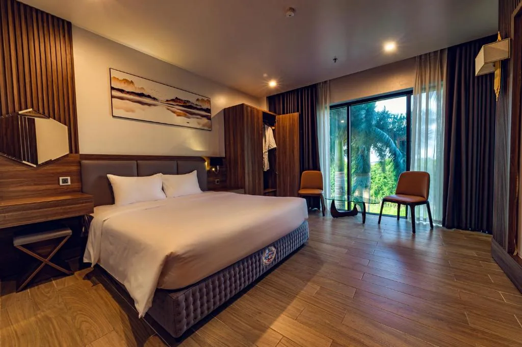 ZEN RIVERSIDE HOTEL & RESIDENCES — 5